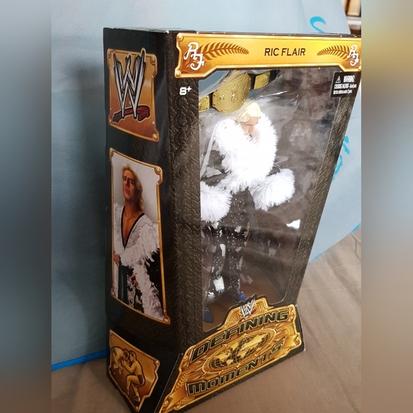 SOLD SOLD Ric Flair (Black Robe) - WWE Defining Moments Wrestling Action figure - Picture 5 of 6